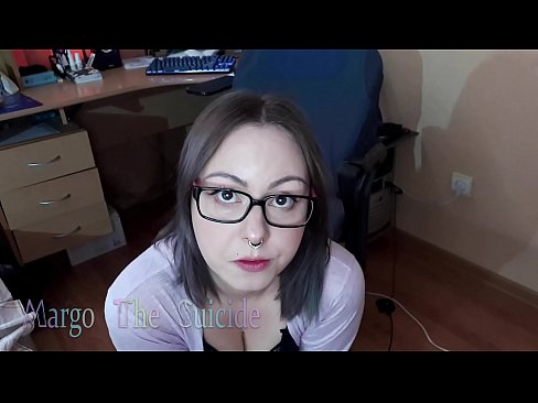 ❤️ Seksi dekle z očali globoko sesa dildo pred kamero ❤️❌ Porno pri nas ️❤